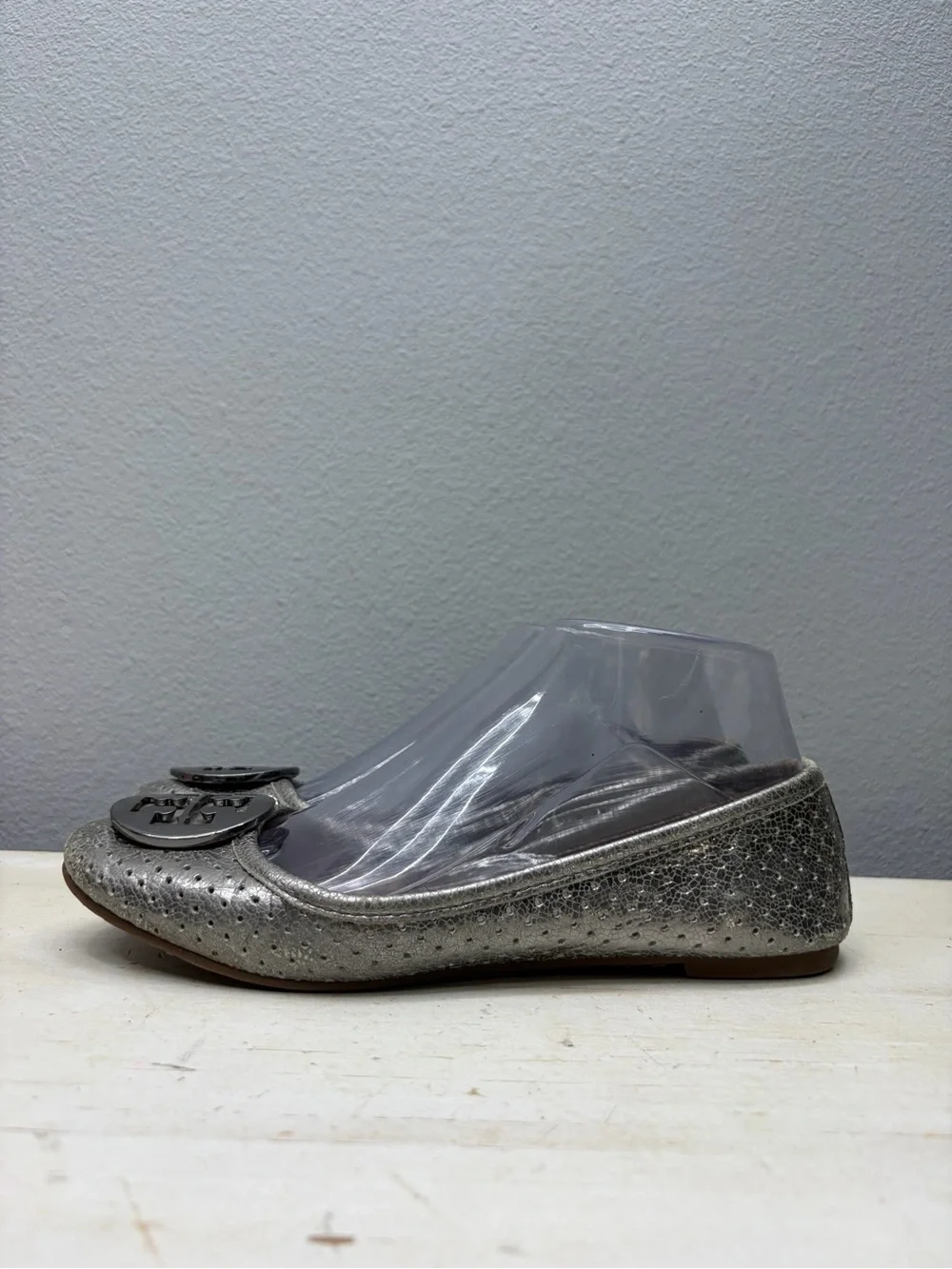 Tory Burch Silver Metallic Leather Reva Flats Size 7